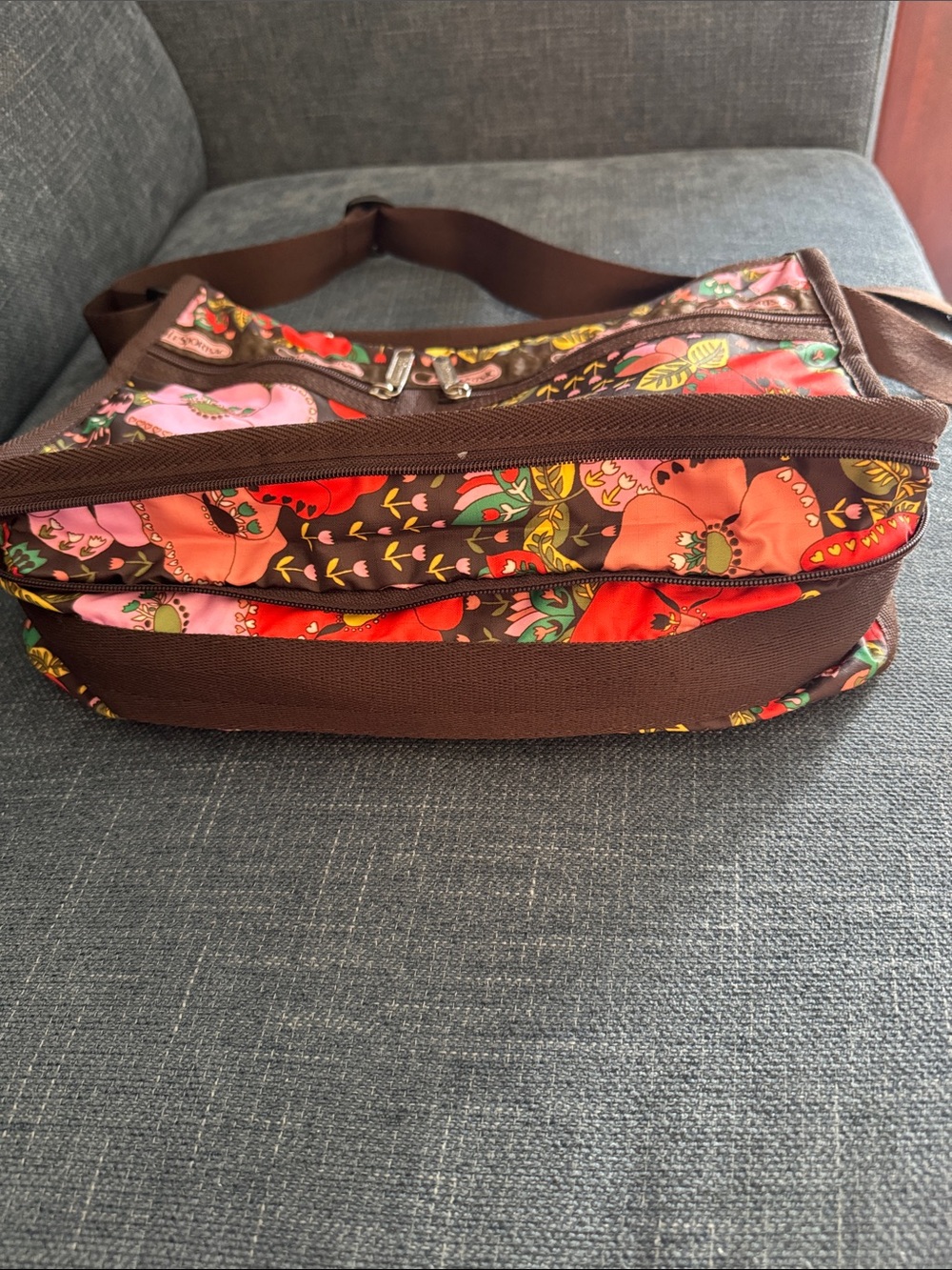 LeSportsac floral bag - Picture 2 of 13